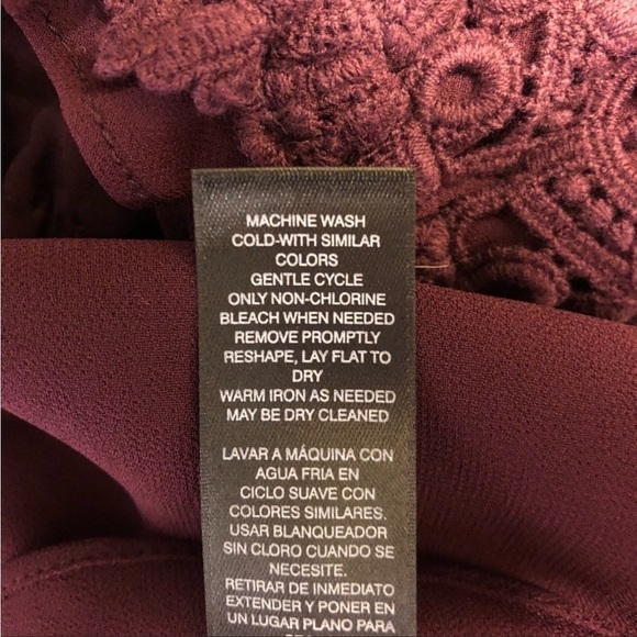 WHBM Burgundy Flowy Crochet Trim Blouse Sz M EUC - Picture 4 of 8